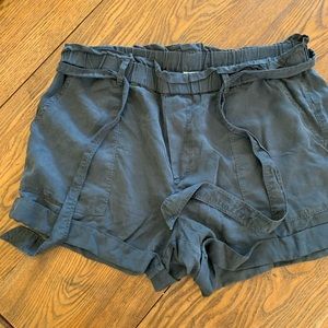 Aerie elastic waist short with cute tie.